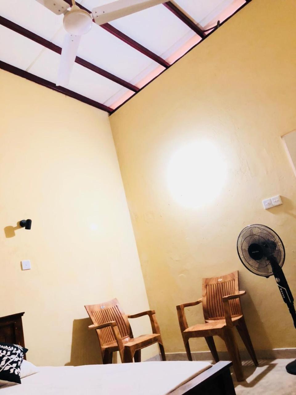 House Of Ahasna Bed & Breakfast Katunayaka Екстериор снимка